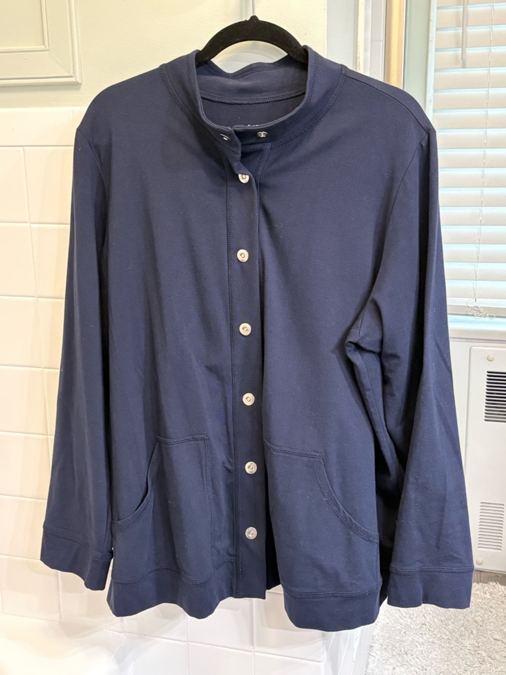 Women's Navy snap-Front soft Jacket
Croft & Barrow 2X